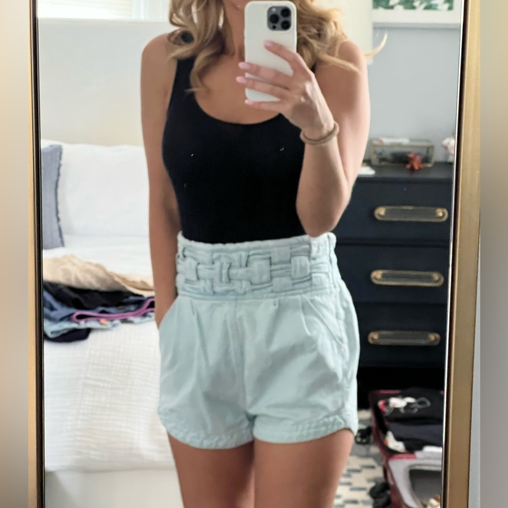 High Waisted pull on Jean Shorts small
